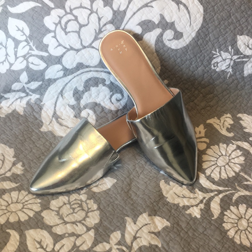 NWOT TARGET A NEW DAY SLIDES